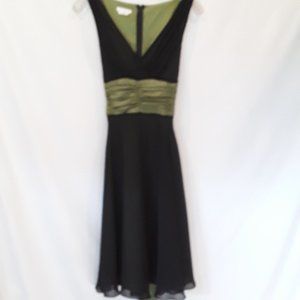 London Times dark green lime v neck dresss o